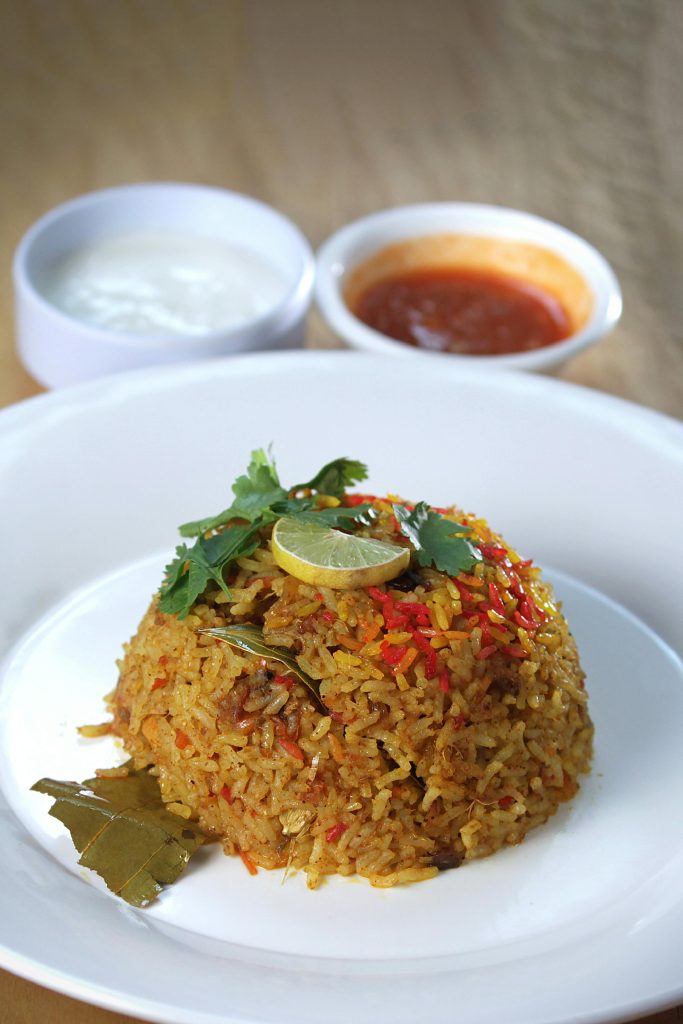 nepalilainen ruoka-annos